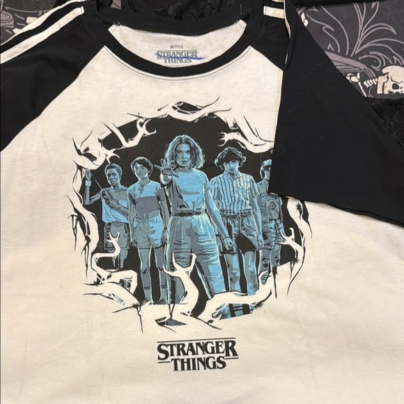 Retired! Stranger Things Raglan tee. - Picture 1 of 4